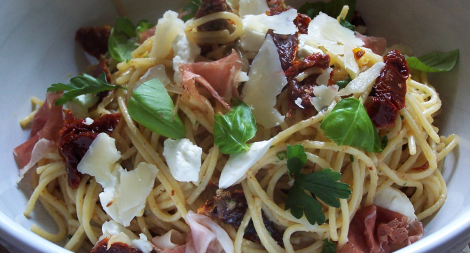 Sun Dried Tomato and Prosciutto Past with Ricotta